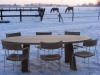 Eettafel met eikenhouten stoelen